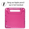 iPad 9.7 (2017) / (2018) / iPad Air 1 kinderhoes roze met ingebouwde screenprotector en schouderband